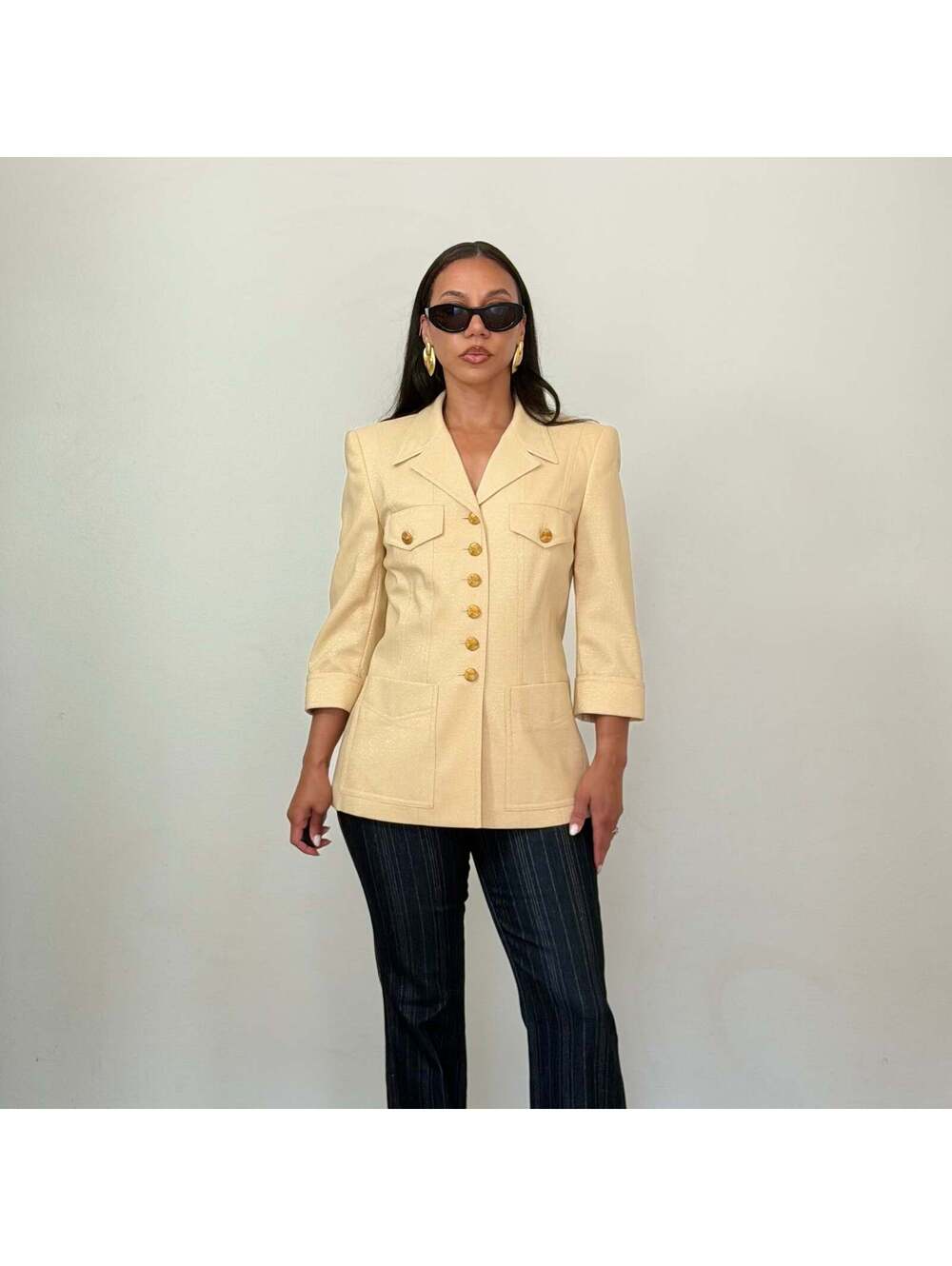 Escada - Picture 2 of 9